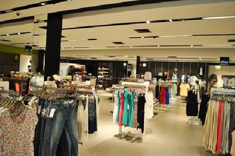 会泽商场里的店面怎么装修？